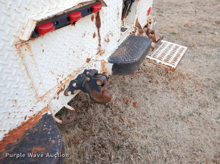 image for item FQ9645 1992 International 4700 digger derrick truck