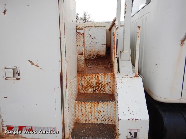 image for item FQ9645 1992 International 4700 digger derrick truck