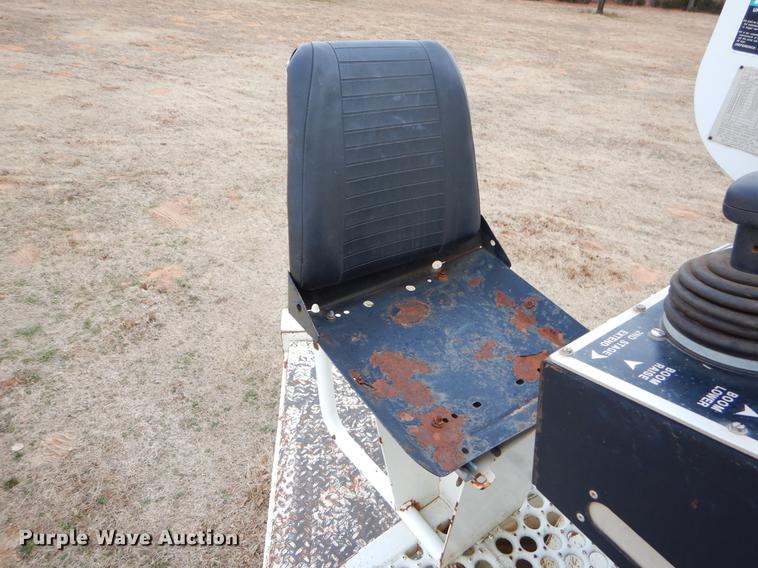 image for item FQ9645 1992 International 4700 digger derrick truck