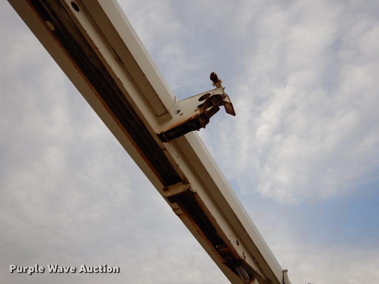 image for item FQ9645 1992 International 4700 digger derrick truck