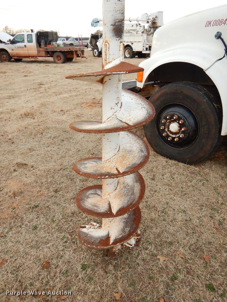 image for item FQ9645 1992 International 4700 digger derrick truck