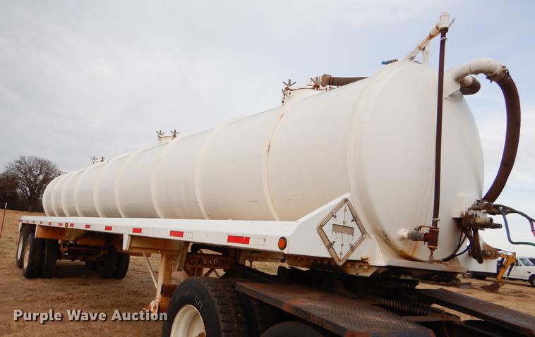 image for item FQ9647 2011 Galyean 130BB tank trailer