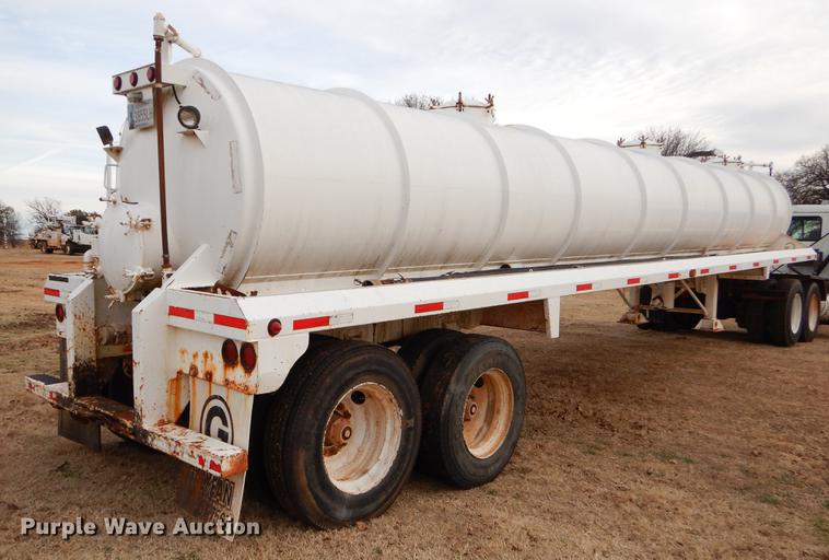 image for item FQ9647 2011 Galyean 130BB tank trailer