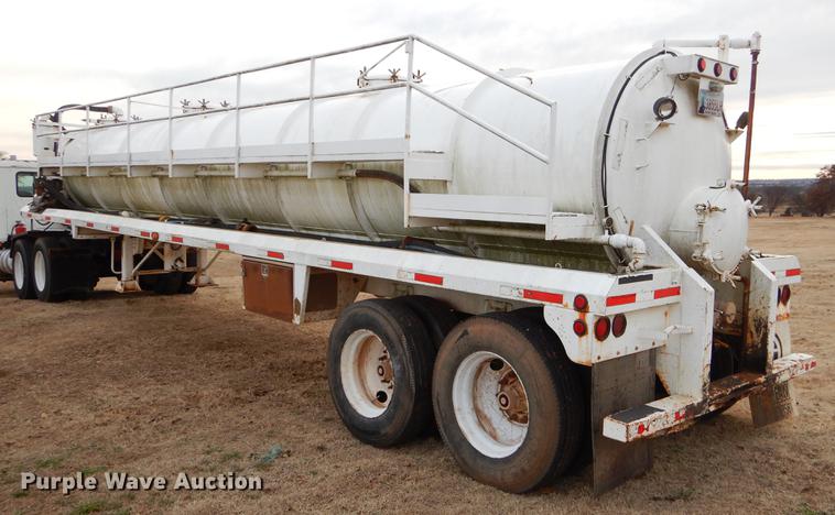 image for item FQ9647 2011 Galyean 130BB tank trailer