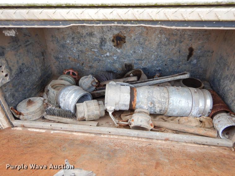 image for item FQ9647 2011 Galyean 130BB tank trailer