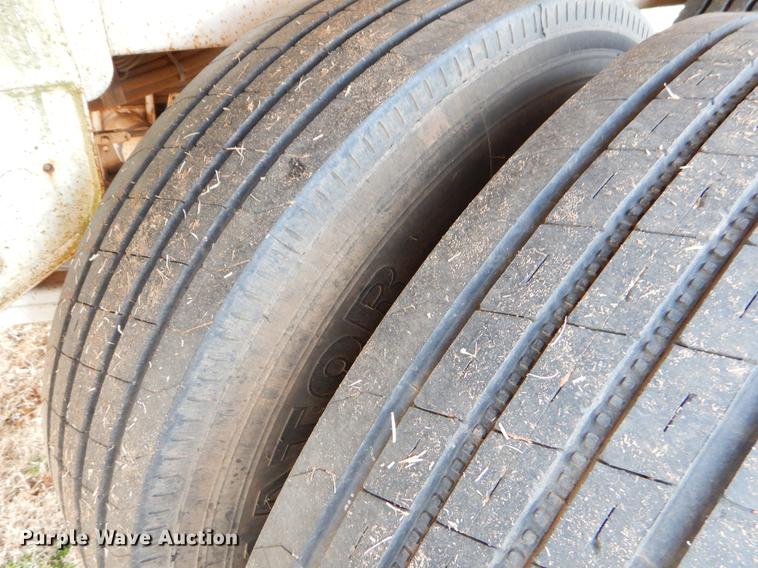 image for item FQ9647 2011 Galyean 130BB tank trailer