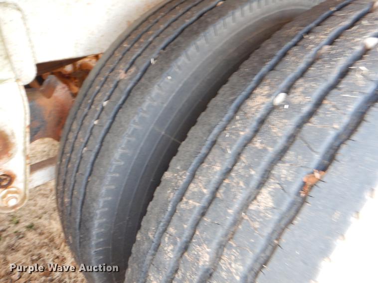 image for item FQ9647 2011 Galyean 130BB tank trailer