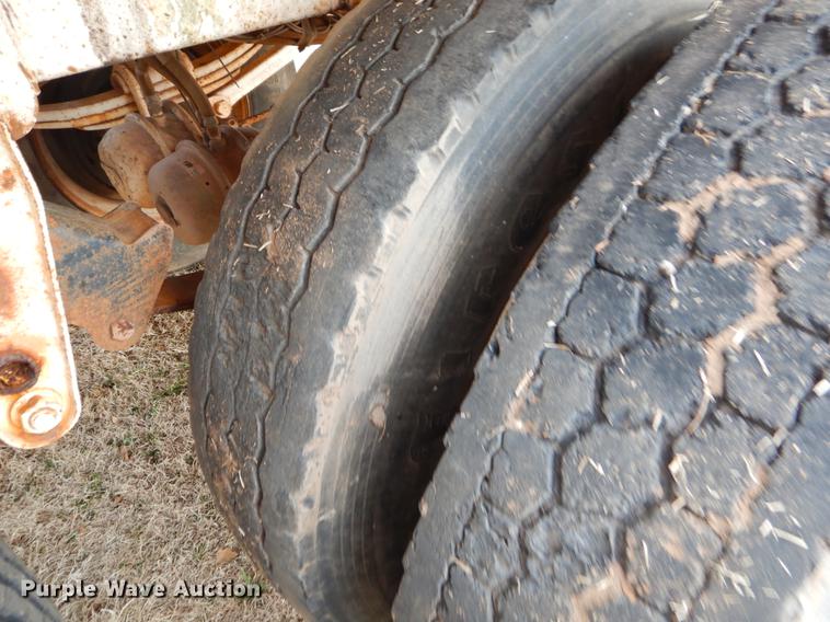 image for item FQ9647 2011 Galyean 130BB tank trailer