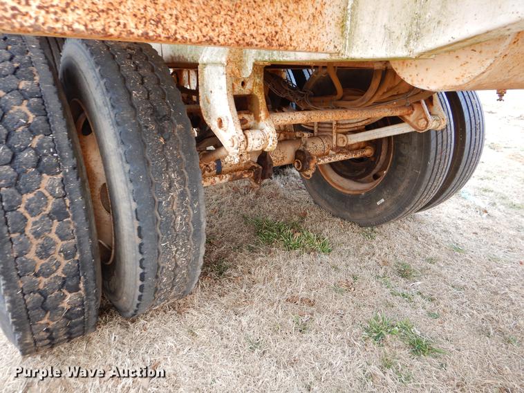 image for item FQ9647 2011 Galyean 130BB tank trailer