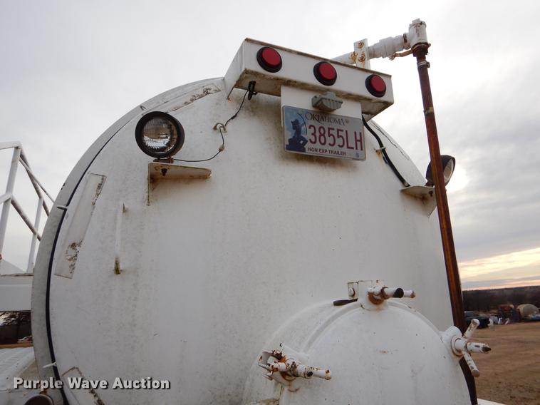 image for item FQ9647 2011 Galyean 130BB tank trailer