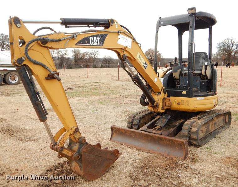 image for item FQ9648 2006 Caterpillar 303 CR mini excavator