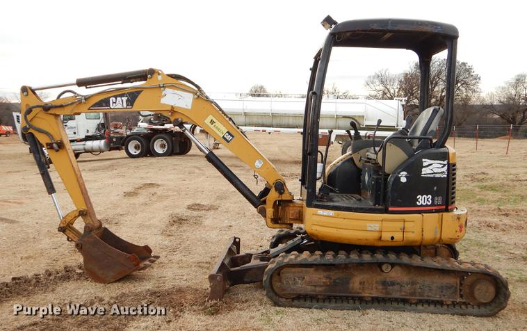 image for item FQ9648 2006 Caterpillar 303 CR mini excavator