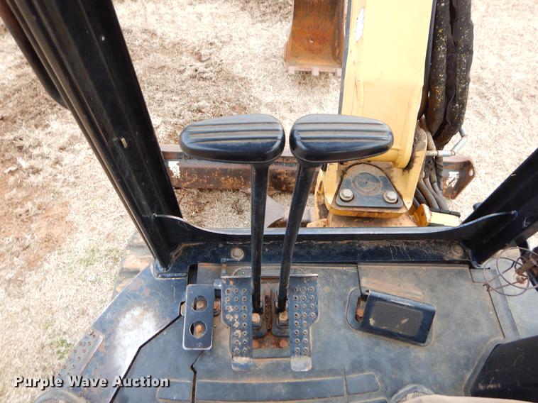 image for item FQ9648 2006 Caterpillar 303 CR mini excavator