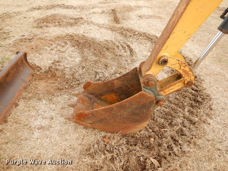 image for item FQ9648 2006 Caterpillar 303 CR mini excavator