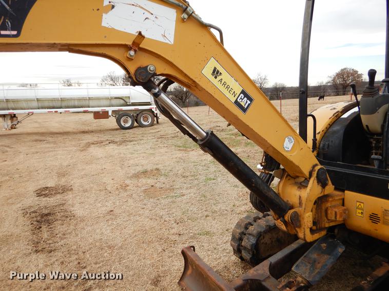 image for item FQ9648 2006 Caterpillar 303 CR mini excavator