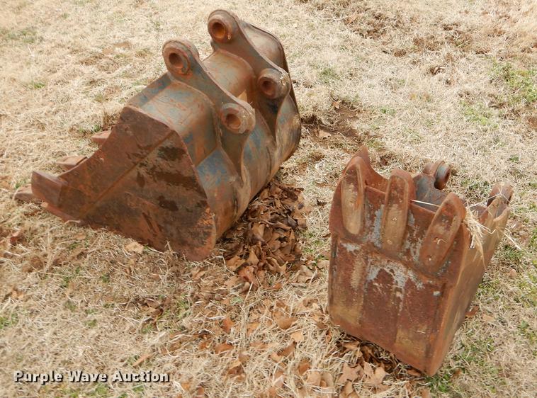 image for item FQ9648 2006 Caterpillar 303 CR mini excavator