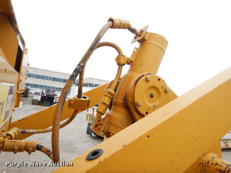 image for item FQ9703 2011 Caterpillar D6T XL dozer