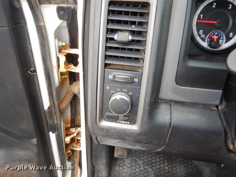 image for item FQ9704 2014 Dodge Ram 5500 Crew Cab flatbed truck