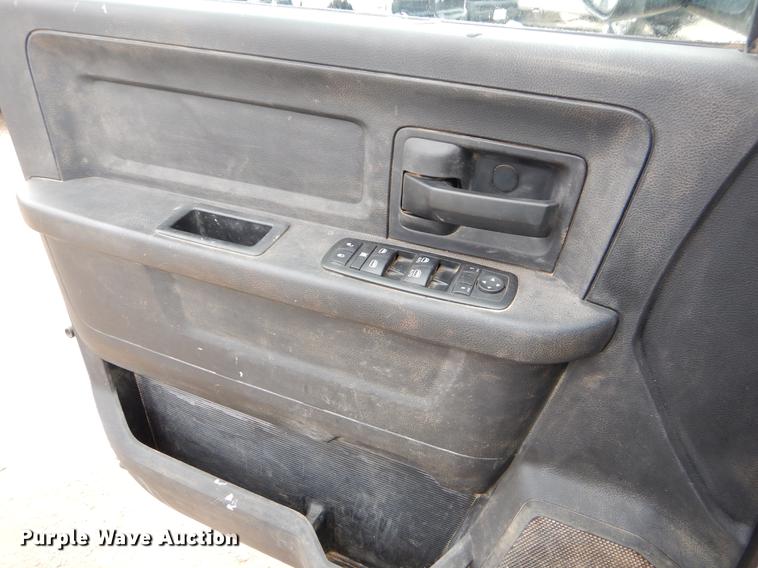 image for item FQ9704 2014 Dodge Ram 5500 Crew Cab flatbed truck