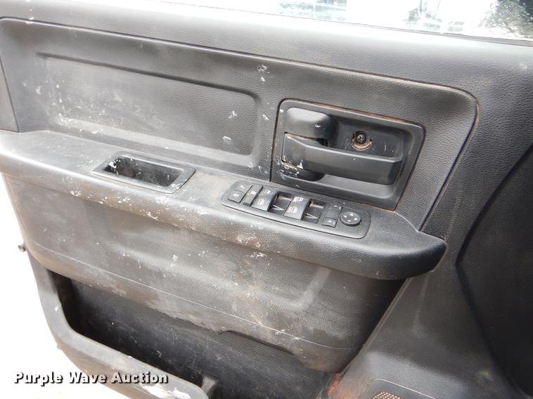 image for item FQ9705 2014 Dodge Ram 5500 Crew Cab flatbed truck