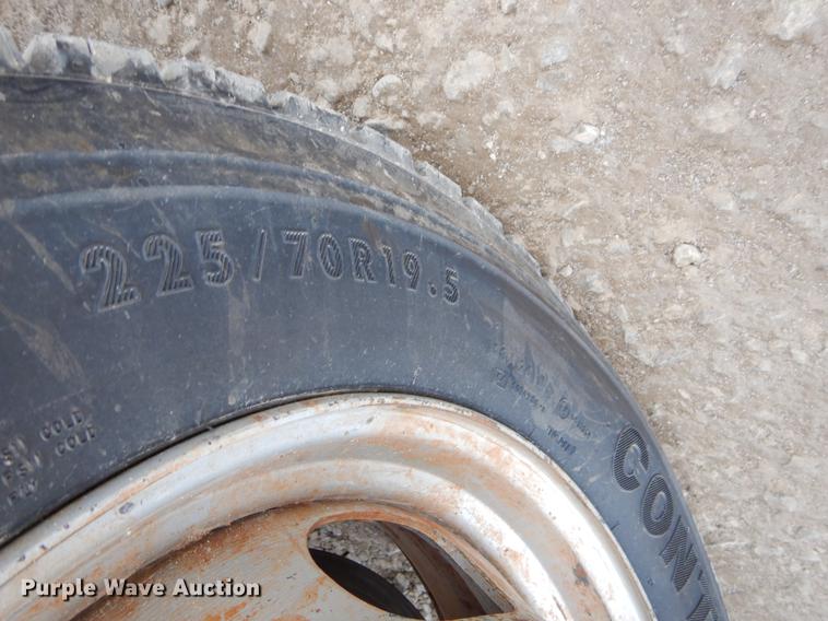 image for item FQ9705 2014 Dodge Ram 5500 Crew Cab flatbed truck