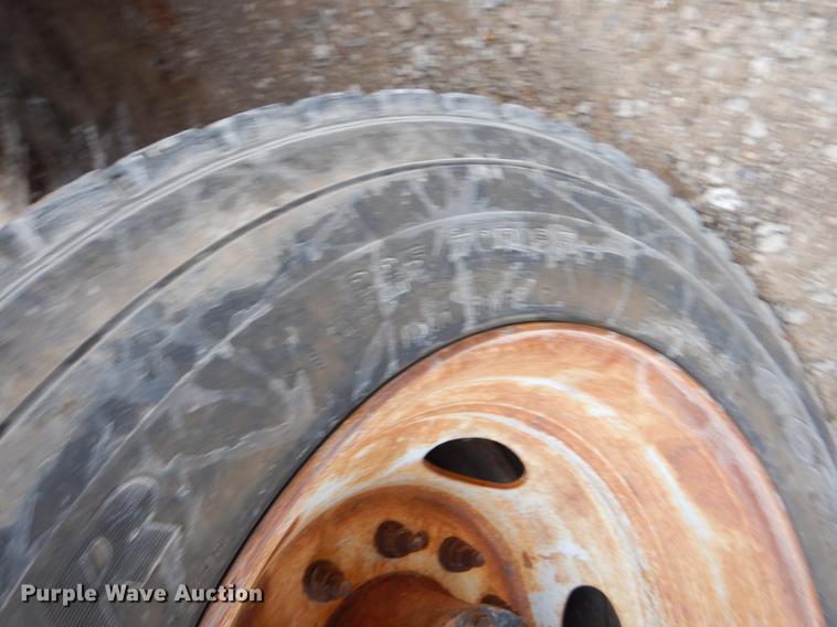 image for item FQ9707 2011 Ford F450 Super Duty Crew Cab flatbed truck with crane