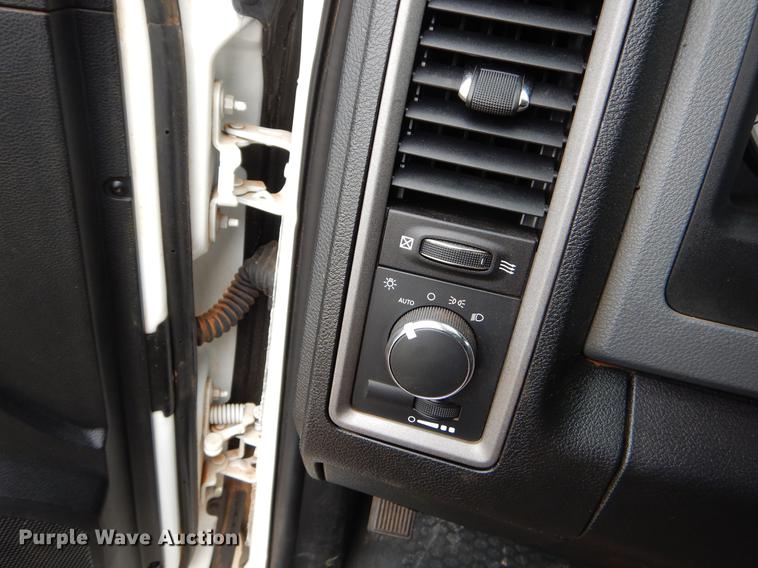 image for item FQ9709 2014 Dodge Ram 5500 Crew Cab flatbed truck