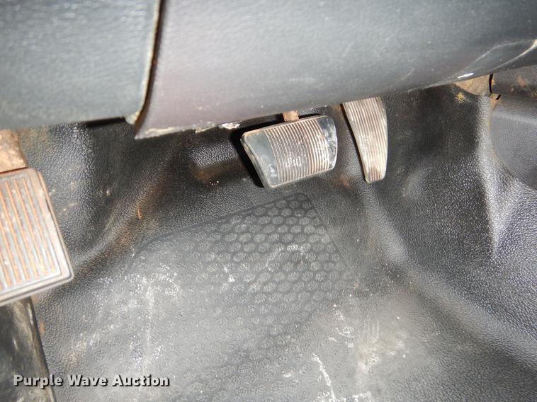 image for item FQ9709 2014 Dodge Ram 5500 Crew Cab flatbed truck