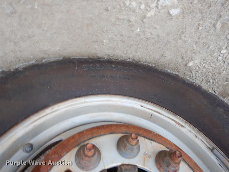 image for item FQ9709 2014 Dodge Ram 5500 Crew Cab flatbed truck