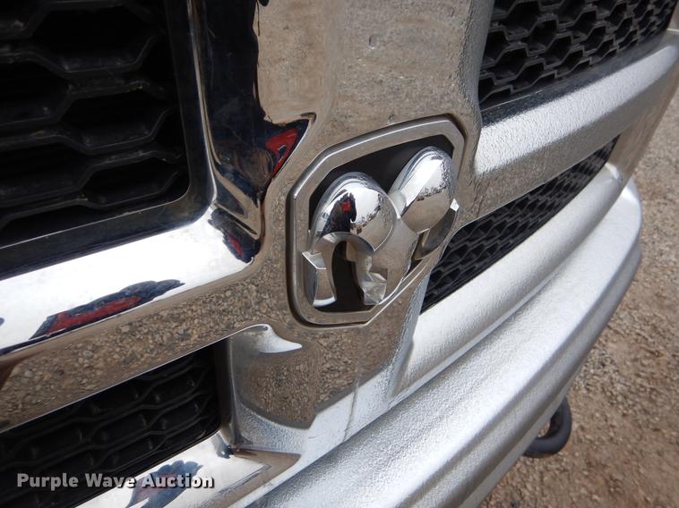 image for item FQ9709 2014 Dodge Ram 5500 Crew Cab flatbed truck