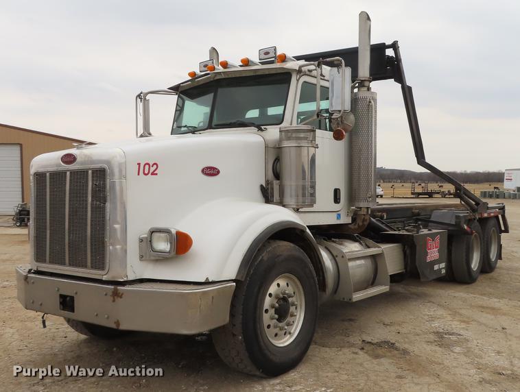 image for item L1489 2005 Peterbilt 378 roll off container truck