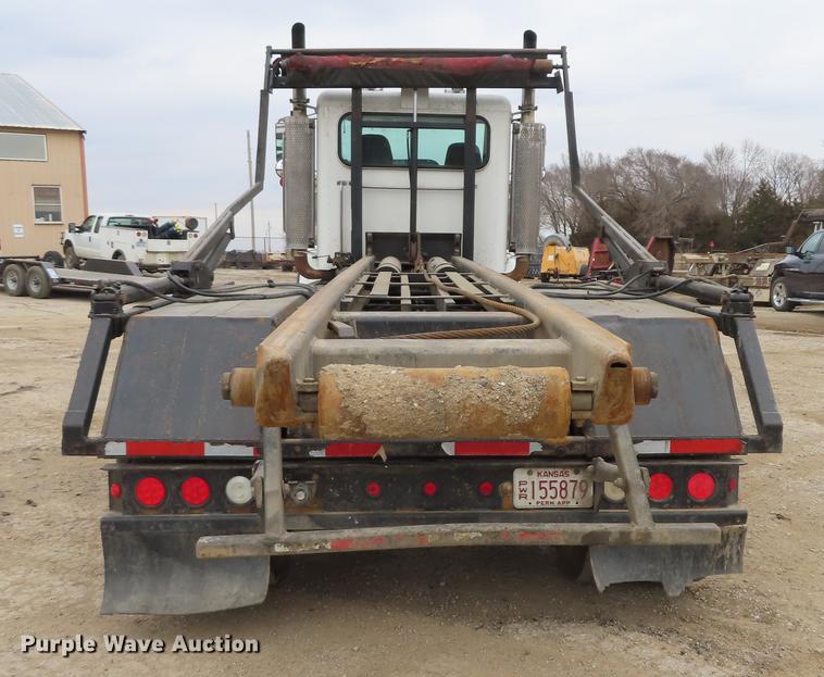 image for item L1489 2005 Peterbilt 378 roll off container truck