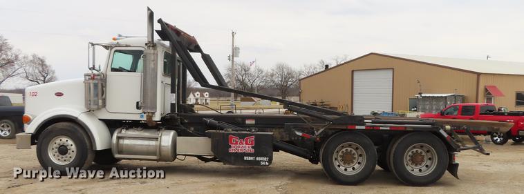 image for item L1489 2005 Peterbilt 378 roll off container truck