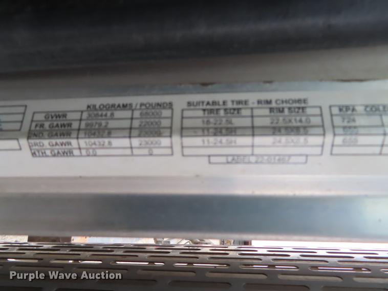 image for item L1489 2005 Peterbilt 378 roll off container truck