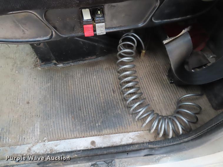 image for item L1489 2005 Peterbilt 378 roll off container truck