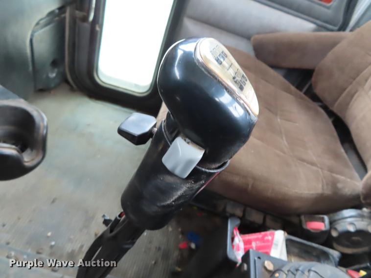 image for item L1489 2005 Peterbilt 378 roll off container truck