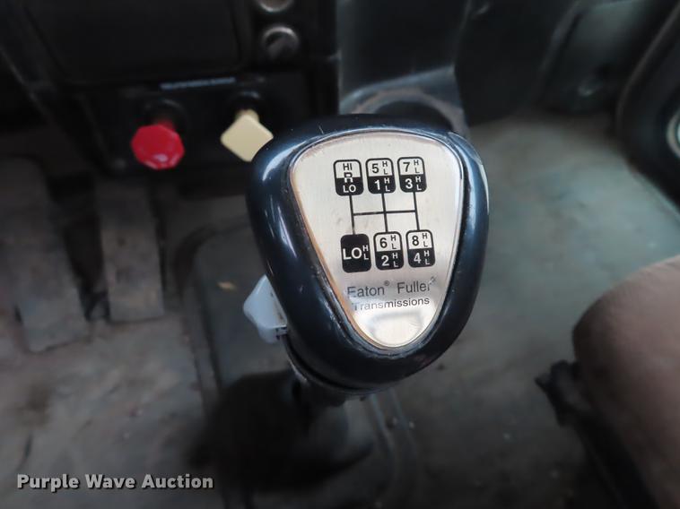 image for item L1489 2005 Peterbilt 378 roll off container truck