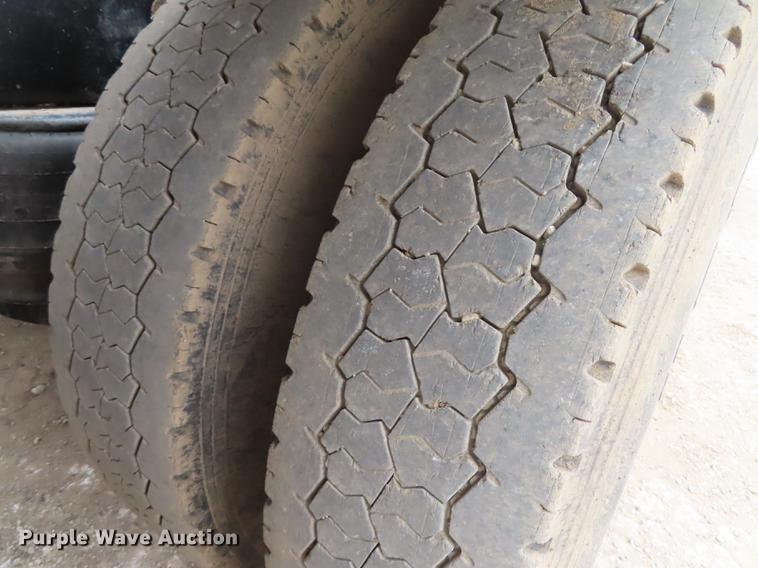 image for item L1489 2005 Peterbilt 378 roll off container truck