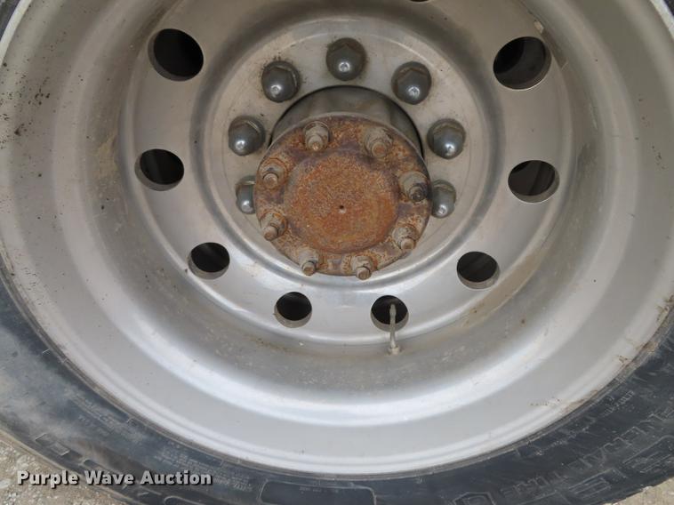 image for item L1489 2005 Peterbilt 378 roll off container truck