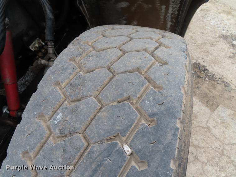 image for item L1489 2005 Peterbilt 378 roll off container truck