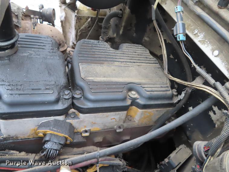 image for item L1489 2005 Peterbilt 378 roll off container truck