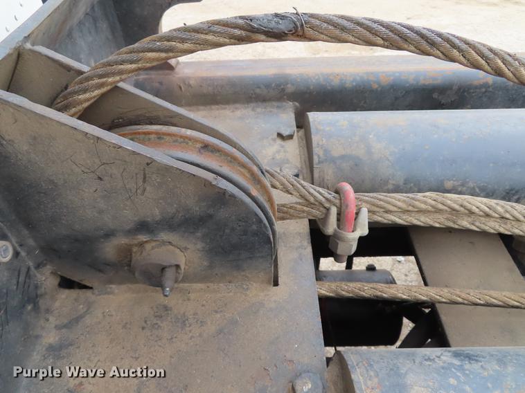 image for item L1489 2005 Peterbilt 378 roll off container truck