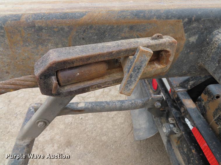 image for item L1489 2005 Peterbilt 378 roll off container truck