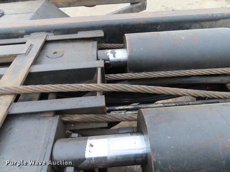 image for item L1489 2005 Peterbilt 378 roll off container truck