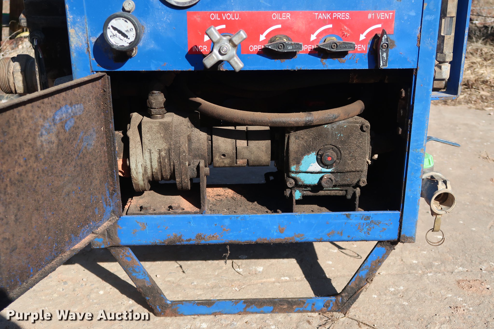 Mincon HDD50 directional drill air hammer in Blanchard, OK Item FE9586 sold Purple Wave