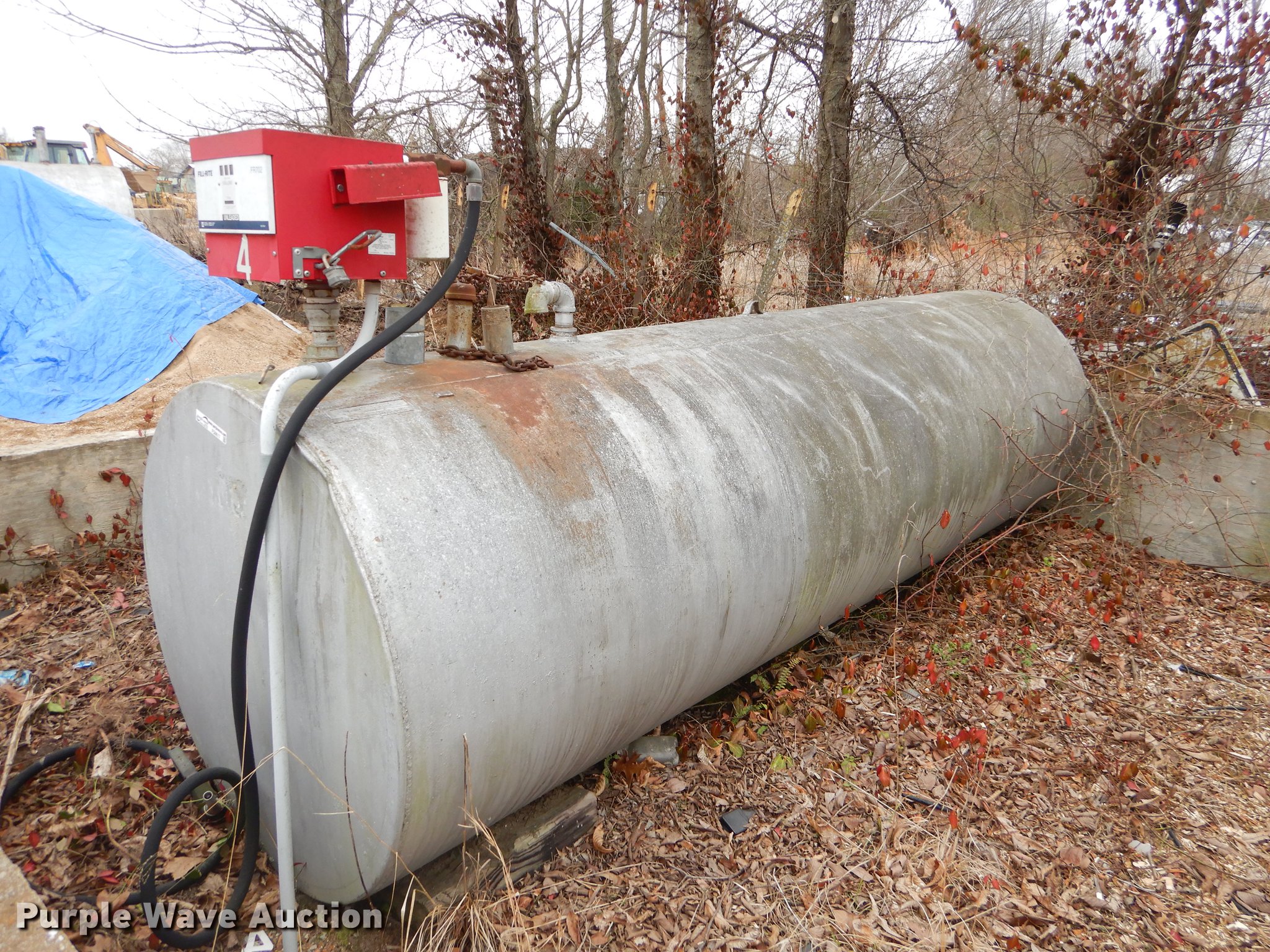12'L steel fuel tank in Stilwell, OK Item FQ9617 sold Purple Wave