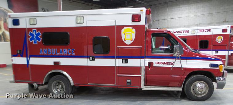 image for item DC1248 2000 Ford Econoline E450 Super Duty ambulance
