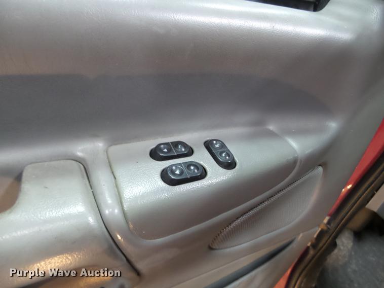 image for item DC1248 2000 Ford Econoline E450 Super Duty ambulance