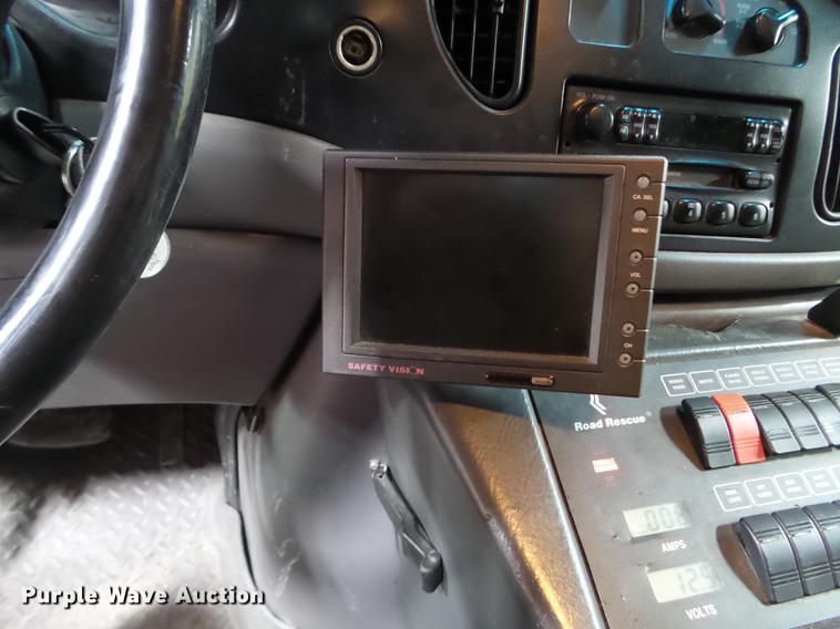 image for item DC1248 2000 Ford Econoline E450 Super Duty ambulance