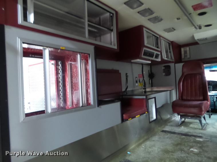 image for item DC1248 2000 Ford Econoline E450 Super Duty ambulance